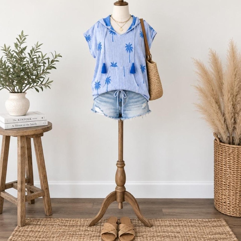 Elan Palm Tree Hooded Top – Size Large